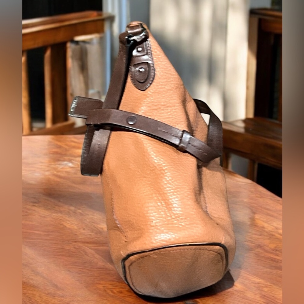 Cole Haan Brown Leather Bucket Hobo Bag Woodbury B40619 Two Tone. - Picture 4 of 7